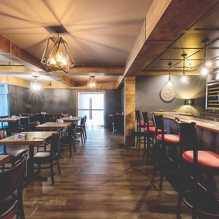 Hotel Continental Centre-Ville Val-d'Or Ngoại thất bức ảnh