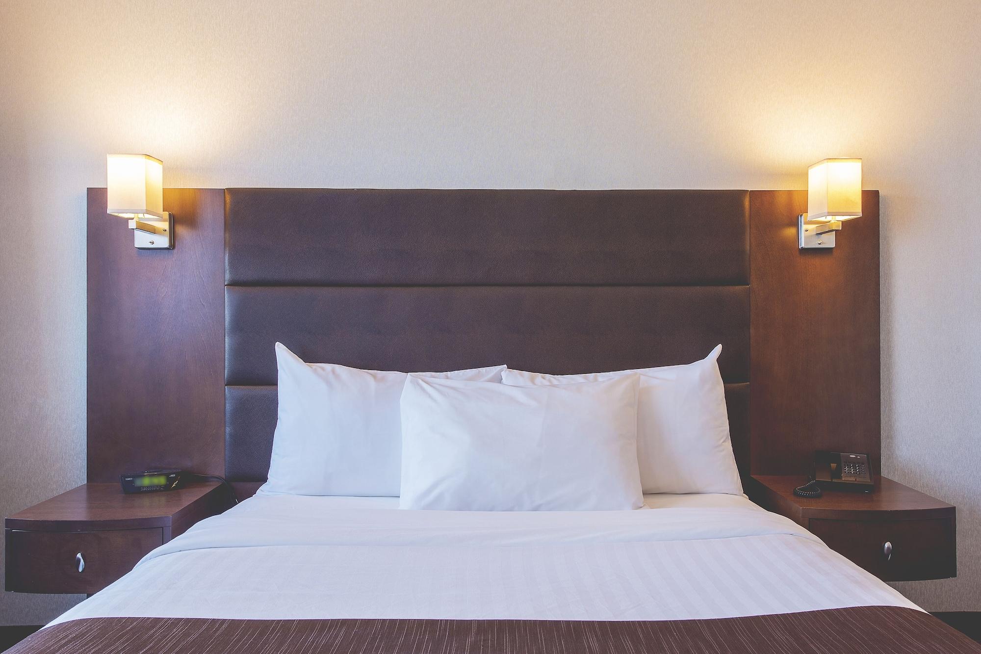 Hotel Continental Centre-Ville Val-d'Or Ngoại thất bức ảnh
