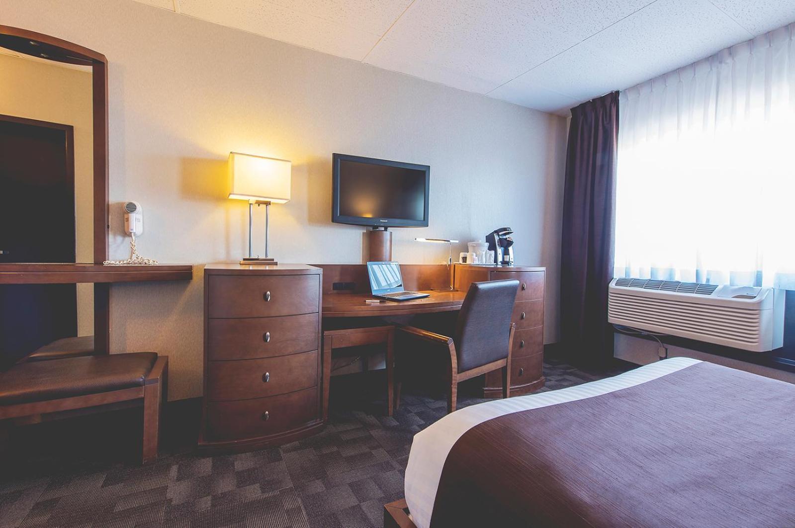 Hotel Continental Centre-Ville Val-d'Or Ngoại thất bức ảnh